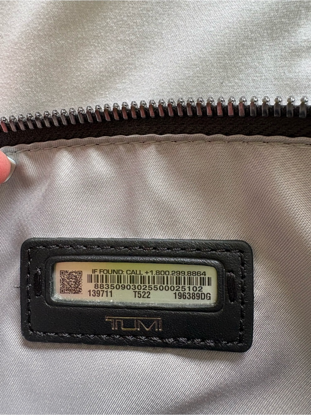 TUMI Voyageur "Juno" Slim Minimalist Black Nylon Hip Bag/Fanny Pack - Picture 7 of 8